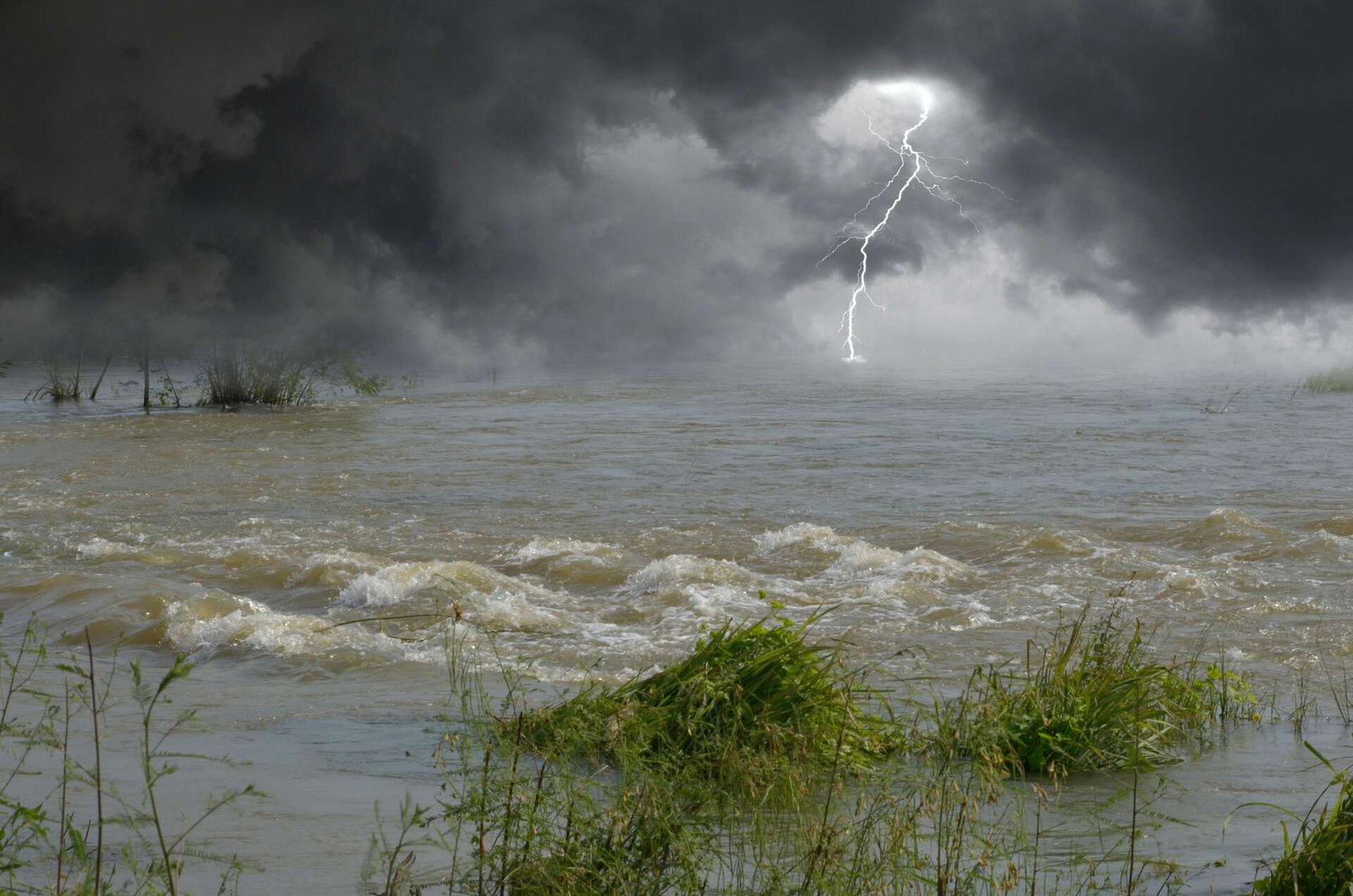 447104f01c_50236334_inondation-orage
